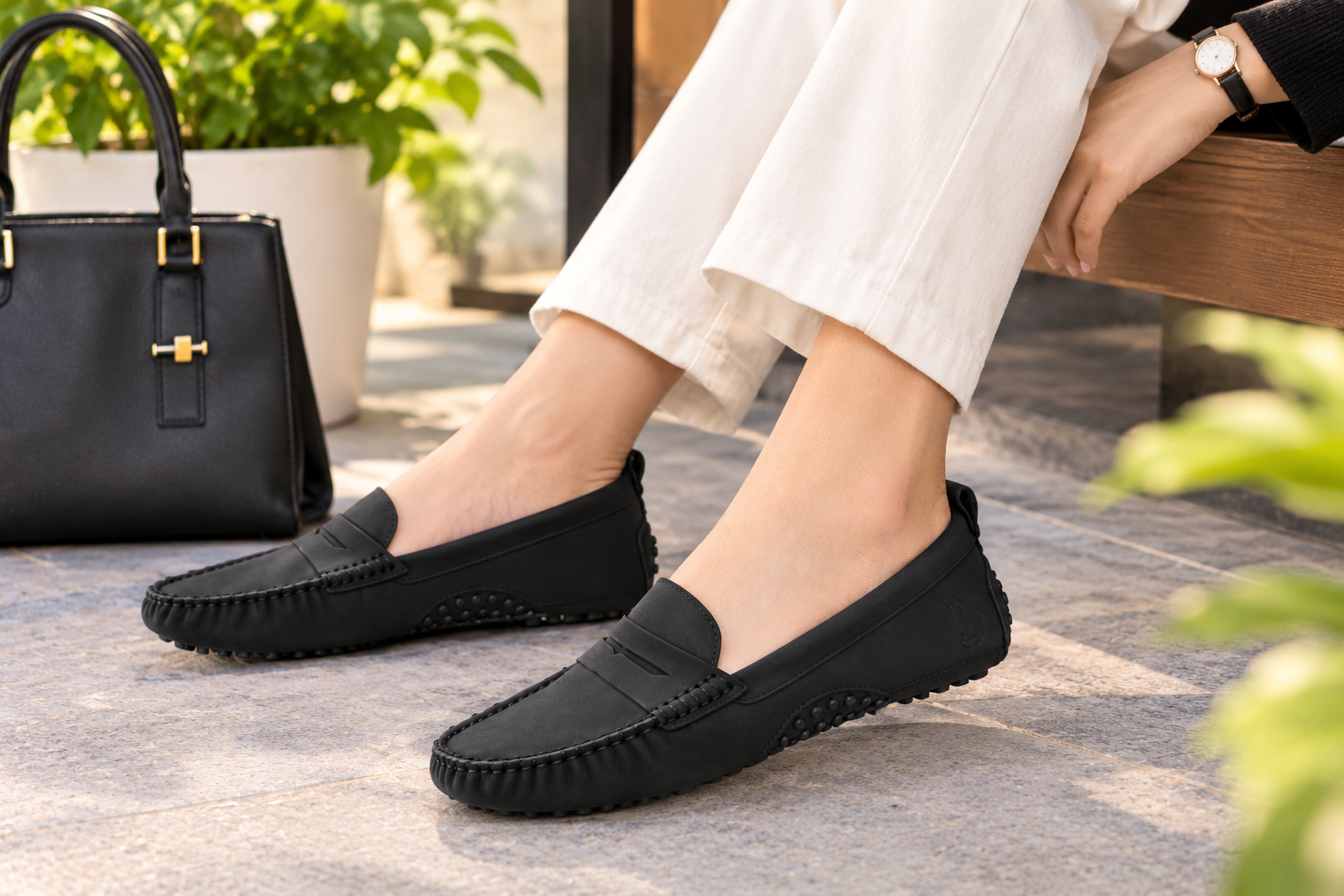How to Choose Comfortable Flats for Women - A Complete Buying Guide