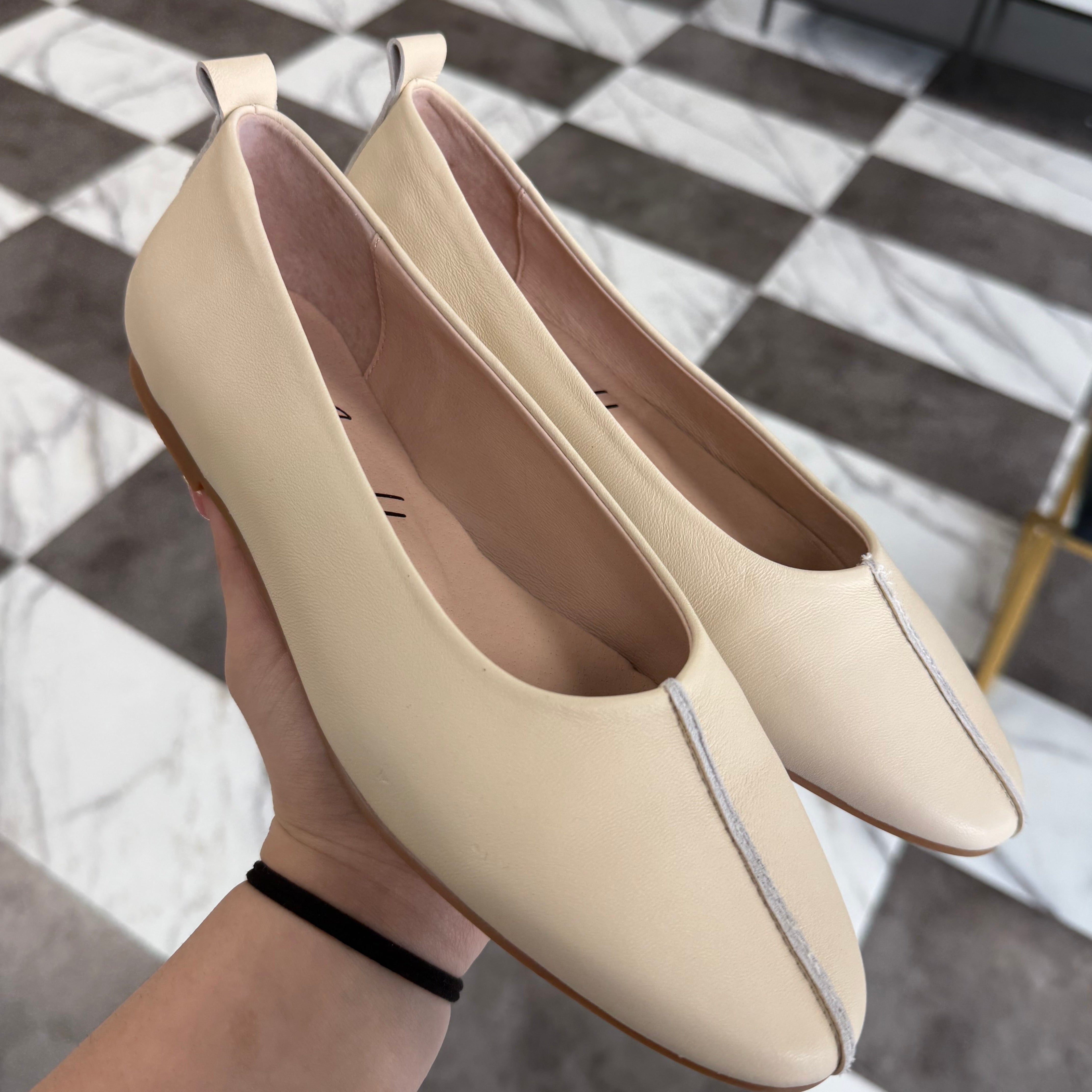 Ivory Leather Ballet Flat 37 Ivory Leather Ballet Flat 37